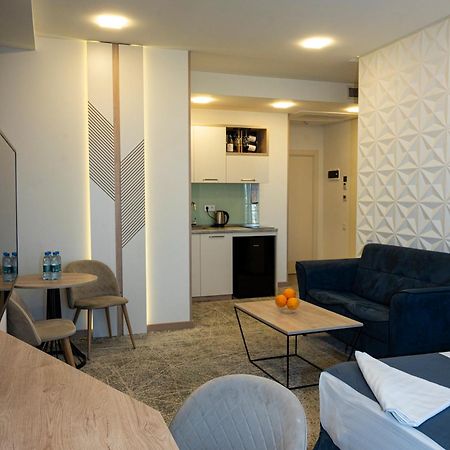 Rooftop Apart-Hotel Erevan Esterno foto