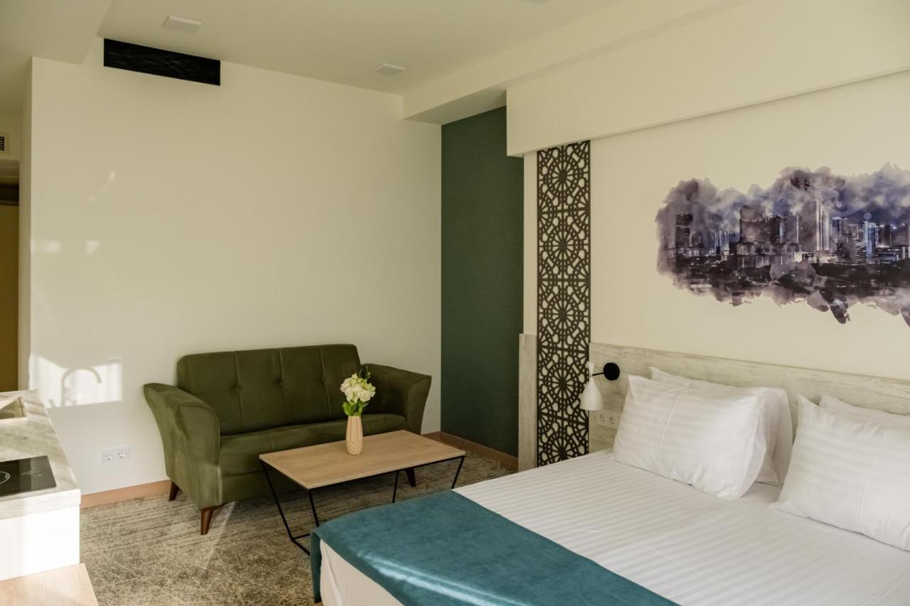 Rooftop Apart-Hotel Erevan Esterno foto
