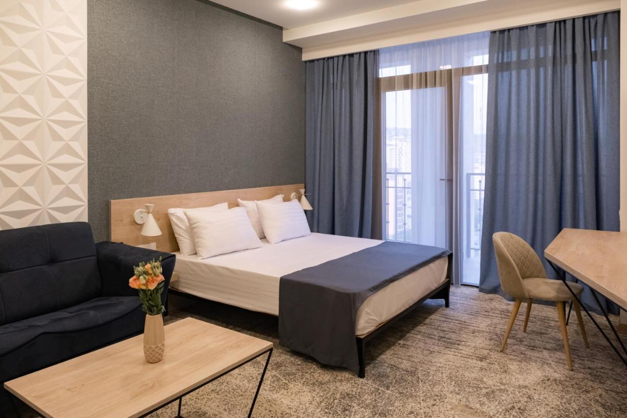 Rooftop Apart-Hotel Erevan Esterno foto