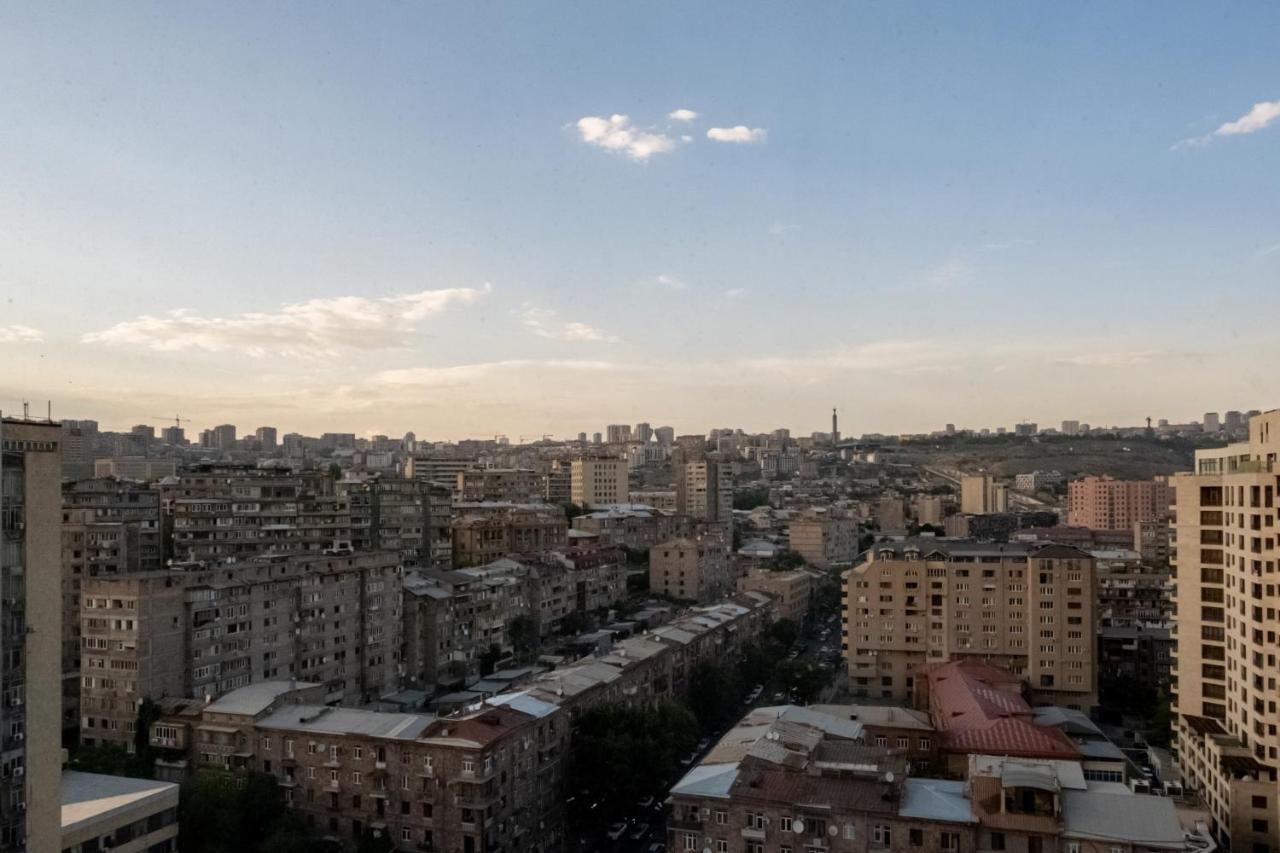 Rooftop Apart-Hotel Erevan Esterno foto