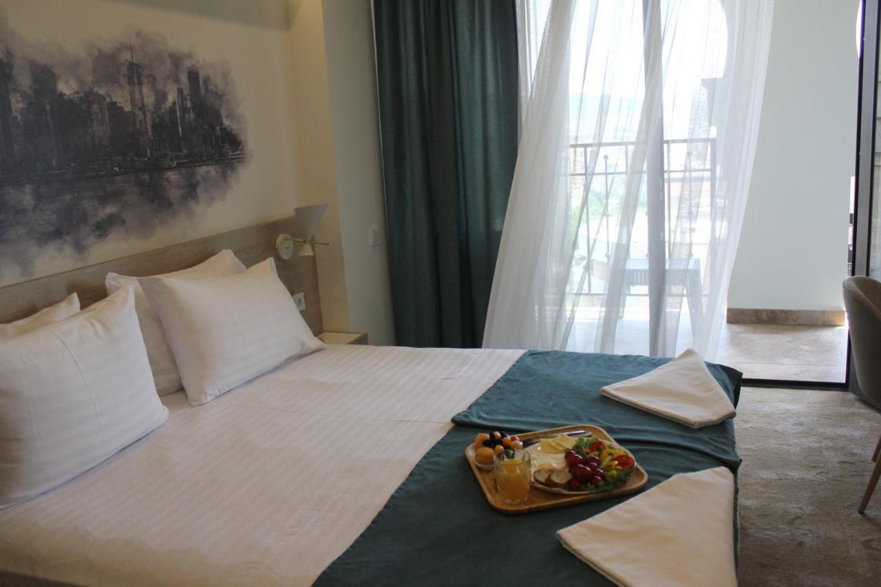 Rooftop Apart-Hotel Erevan Esterno foto
