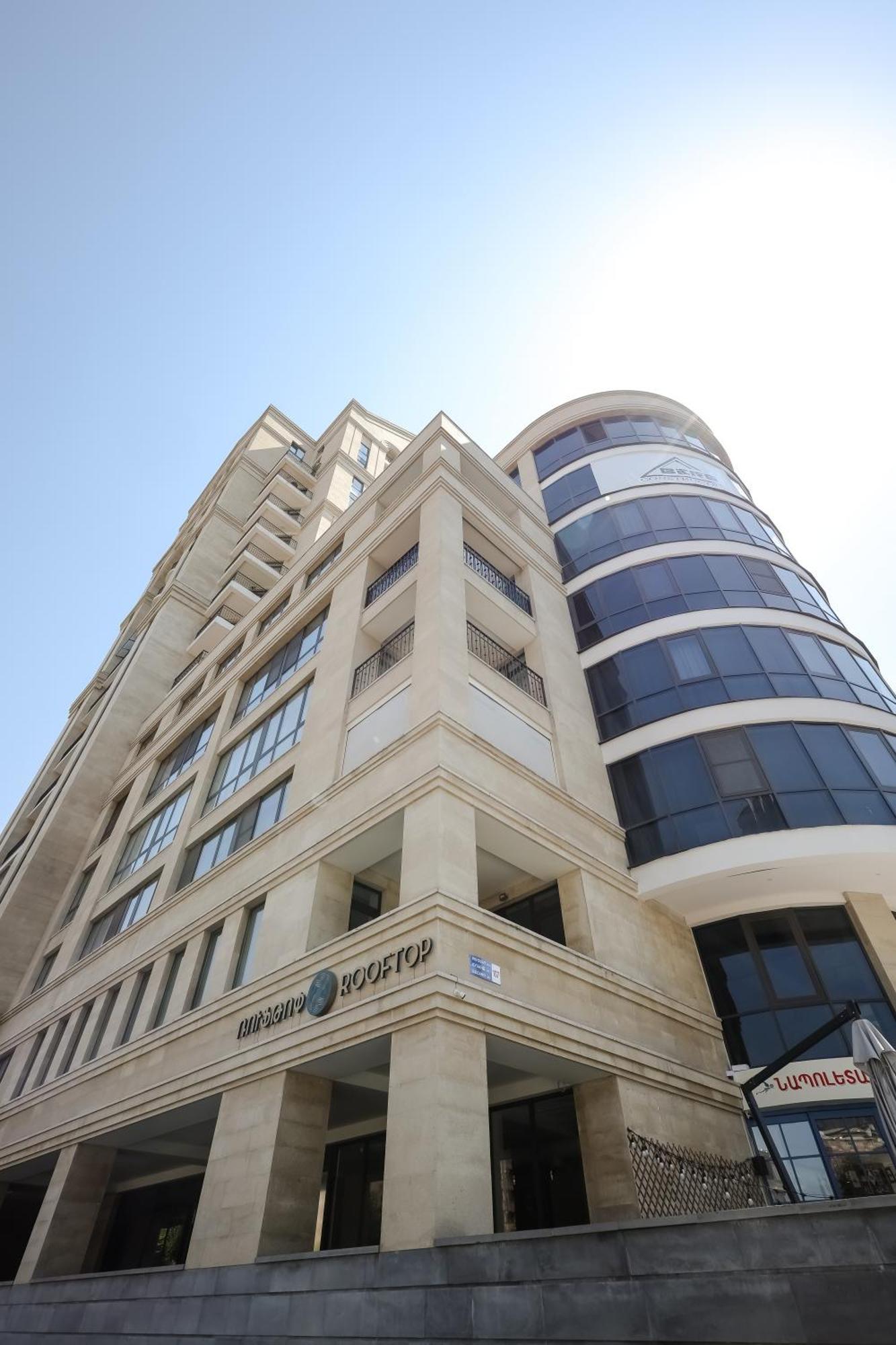 Rooftop Apart-Hotel Erevan Esterno foto